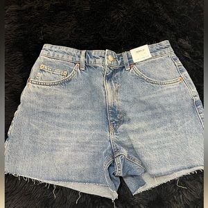 NWT top shop mid rise denim shorts
